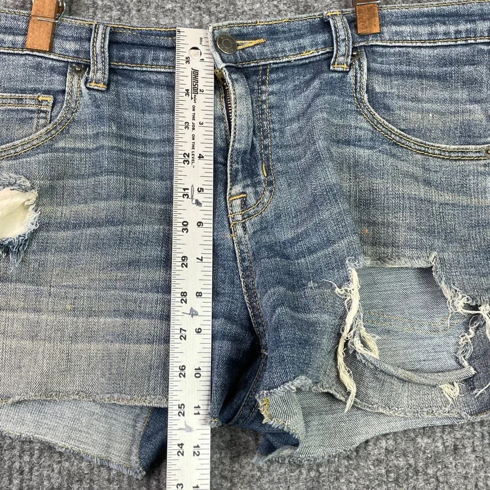Mossimo Boyfriend Shorts Womens 10/30 Blue Distressed Denim Raw Hem Cutoff